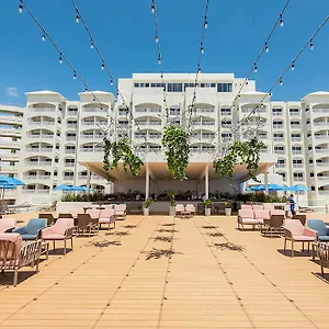https://the-royal-caribbean-an-all-suites-resort.quintano-roohotels.com